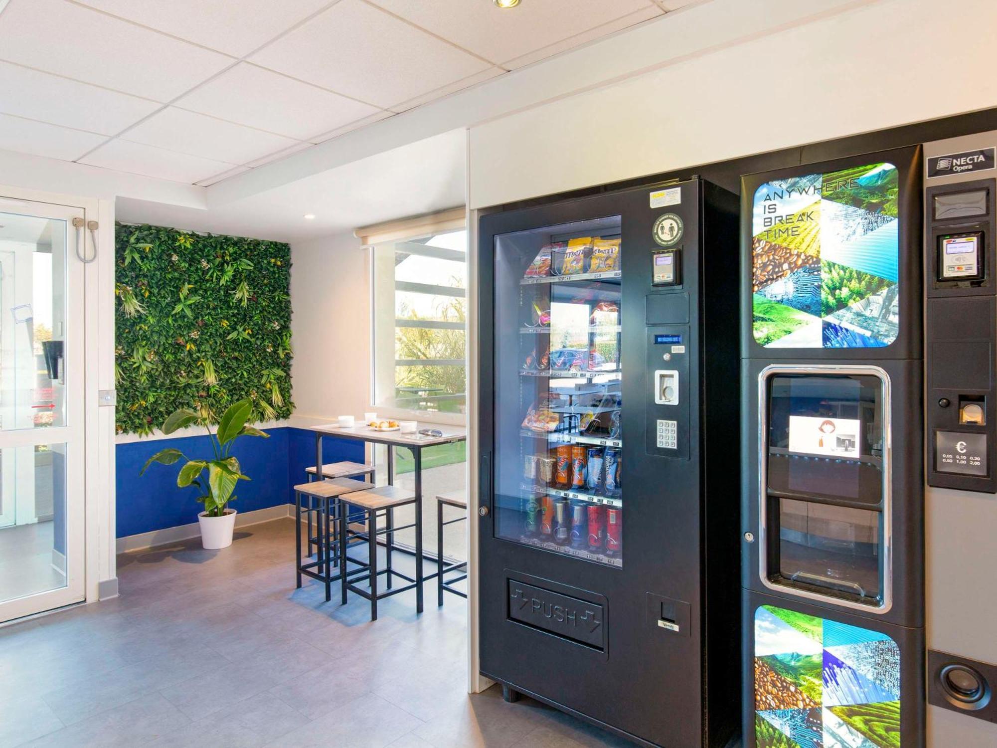 Ibis Budget Saint-Maximin Екстериор снимка