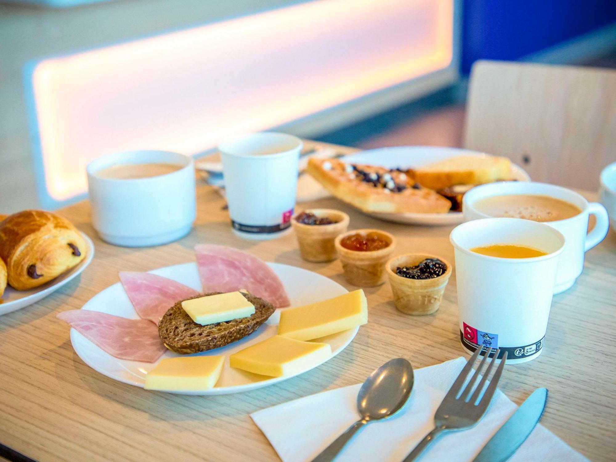 Ibis Budget Saint-Maximin Екстериор снимка