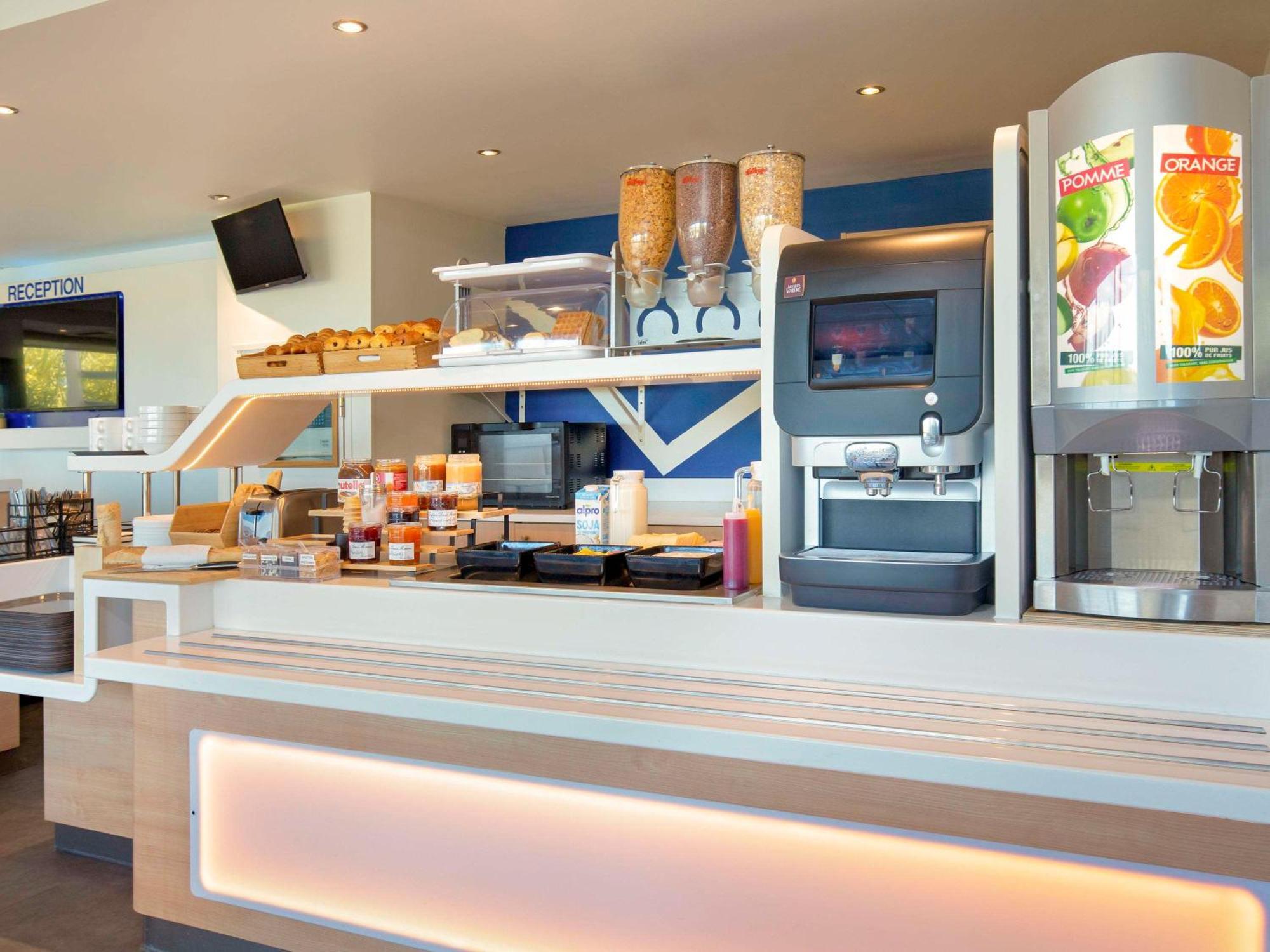 Ibis Budget Saint-Maximin Екстериор снимка