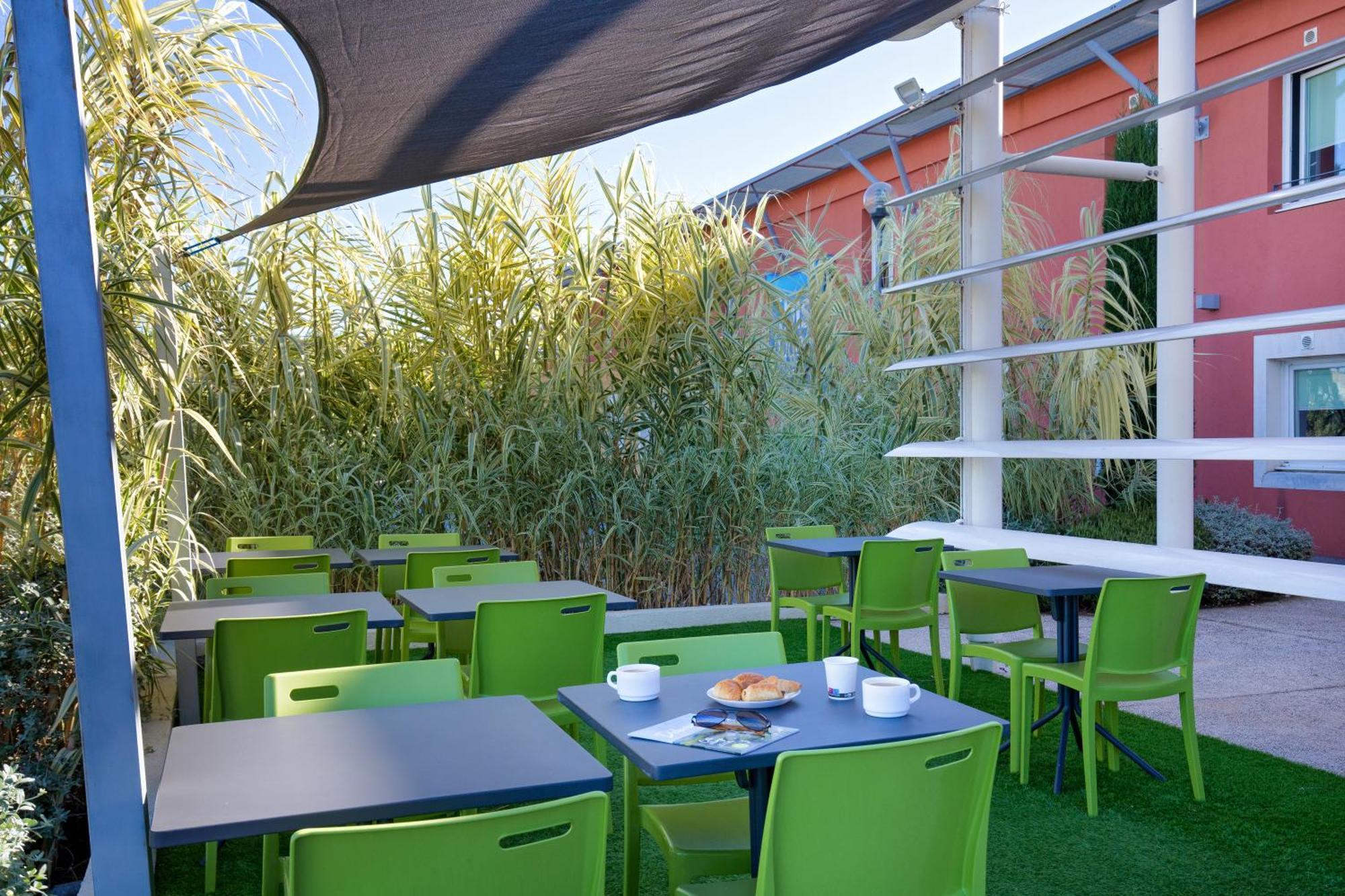 Ibis Budget Saint-Maximin Екстериор снимка