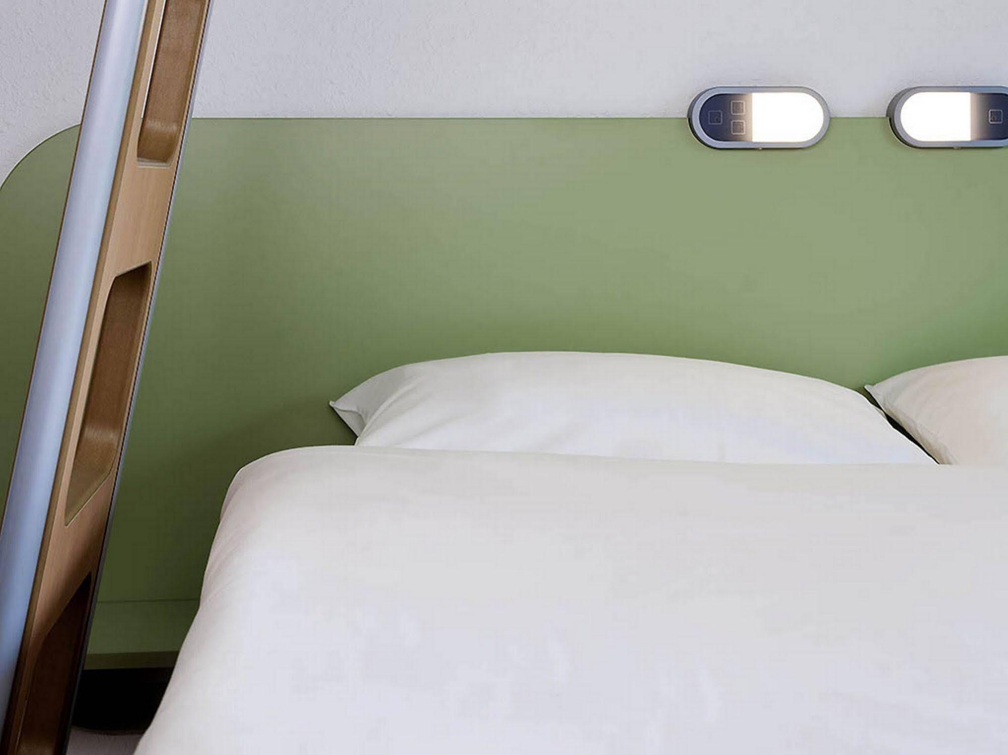 Ibis Budget Saint-Maximin Екстериор снимка