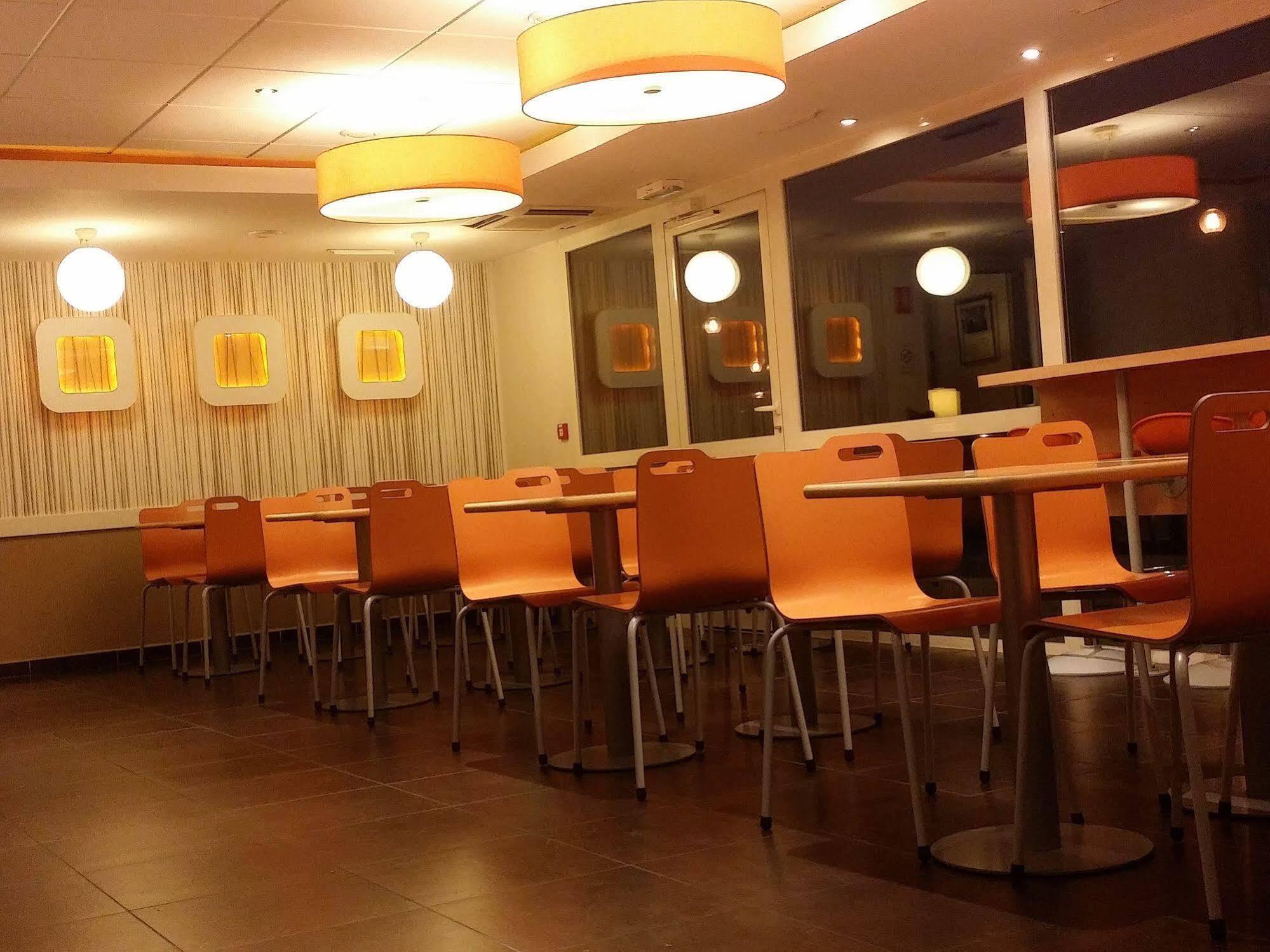 Ibis Budget Saint-Maximin Екстериор снимка